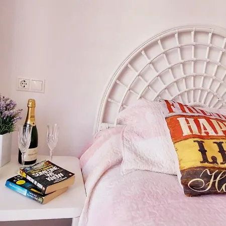 Apartamento Lauren Apartment *